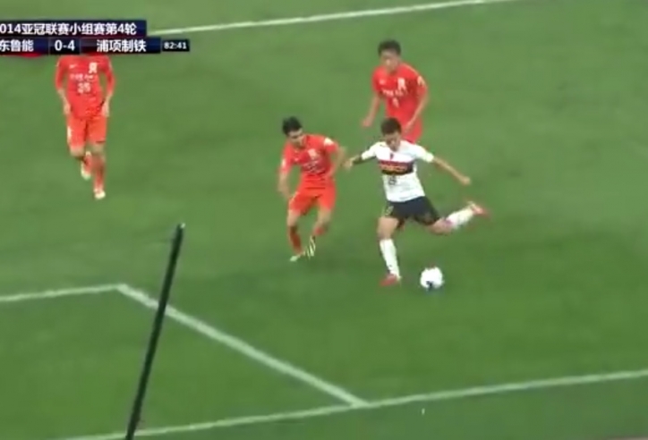 VIDEO: Đội bóng Trung Quốc đá như bán độ, nhận kết cục tan nát