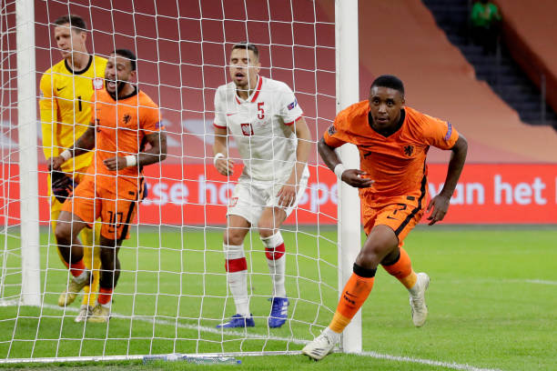 Sao Ngoại hạng tỏa sáng, Hà Lan thắng dễ Ba Lan