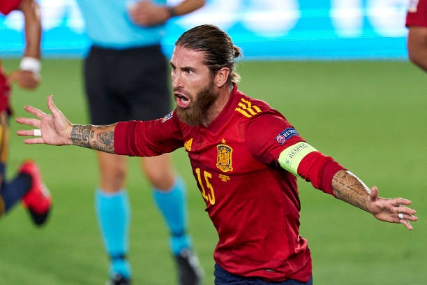Ramos viết tên mình vào lịch sử bóng đá thế giới