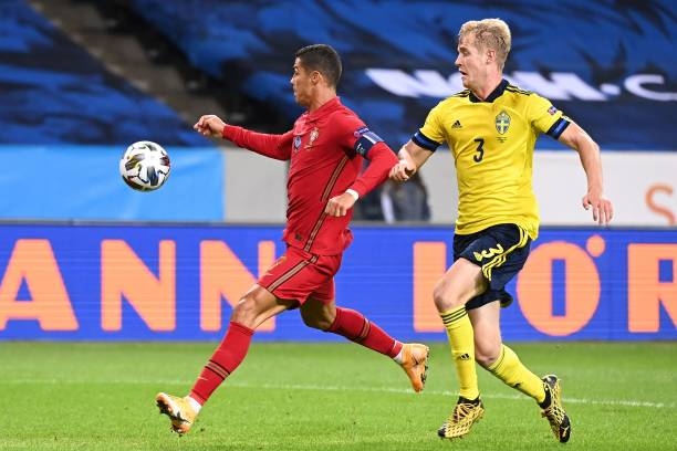 VIDEO: Ronaldo lập 2 siêu phẩm vào lưới ĐT Thụy Điển (9/2020)