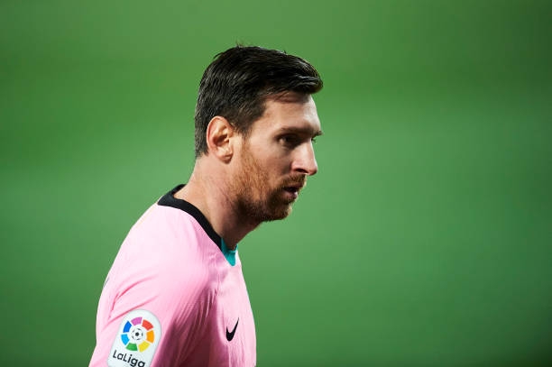 ƯCV chủ tịch Barca cảnh báo Messi
