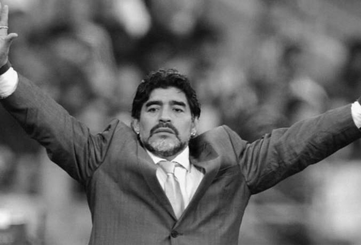 Huyền thoại Diego Maradona qua đời ở tuổi 60