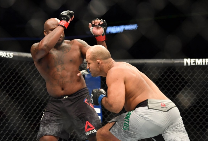 UFC chia tay 2 'cỗ máy knock-out hạng nặng'