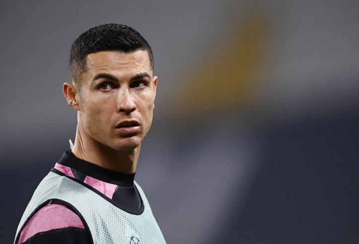 Juventus sẵn sàng 'cho không' Ronaldo