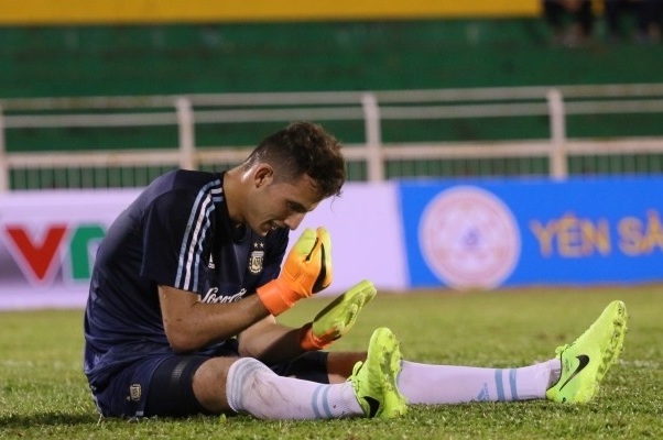 Sao U20 Argentina bất ngờ dính chấn thương tại Việt Nam