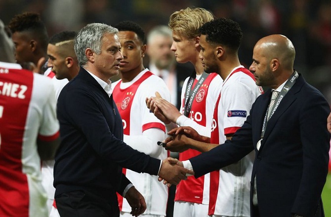 HLV Ajax nói gì sau thất bại trước Man Utd ở Europa League?