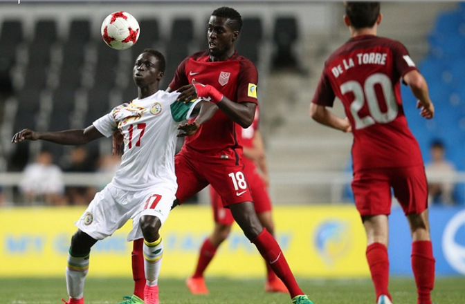 Hạ U20 Senegal, người Mỹ vươn lên dẫn đầu bảng F