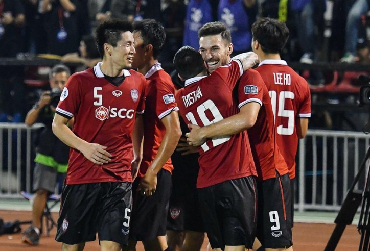 Muangthong vs. Trat FC results: Van Lam’s stellar game in a red card match
