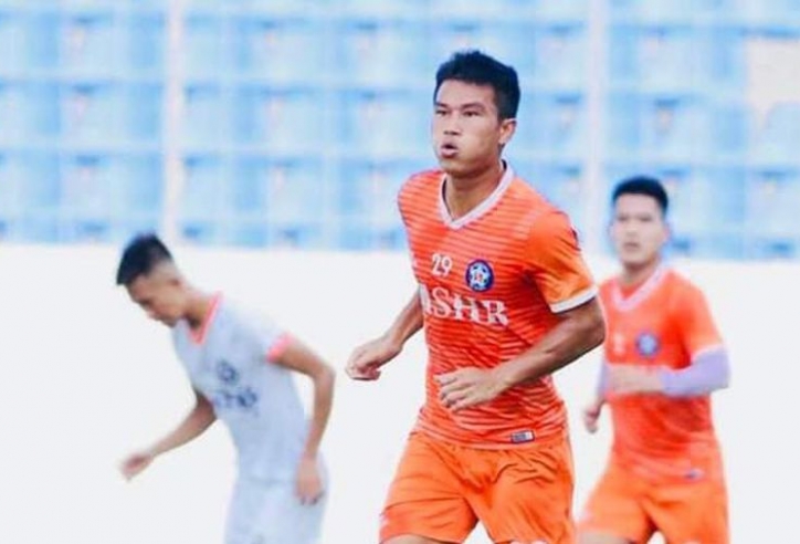 VIDEO: Cầu thủ Việt 'học lỏm' Ronaldo và cái kết ngỡ ngàng