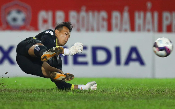 Người hùng của Hà Nội FC hé lộ bí quyết bắt penalty