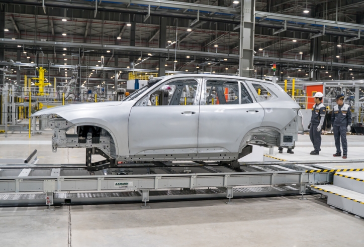 VIDEO: Hé lộ hình ảnh đầu tiên xe VinFast trong nhà máy tại Hải Phòng
