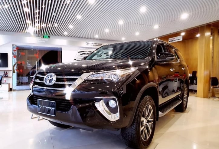 Giá xe Toyota Fortuner 2019 giảm kịch sàn, bán ra dưới 1 tỷ đồng