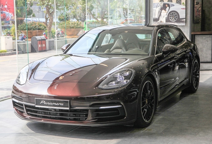 Cận cảnh Porsche Panamera 4 Sport Turismo giá 5,66 tỷ đồng tại VN