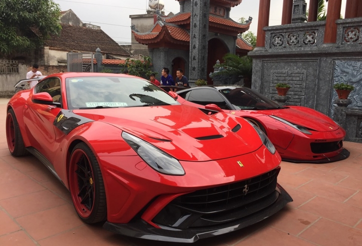 Cặp đôi Ferrari độ độc nhất Việt Nam xuất hiện tại Hải Dương