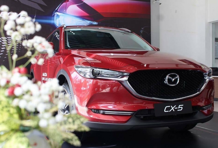 Giá xe Mazda CX-5 giảm mạnh, cạnh tranh Honda CR-V