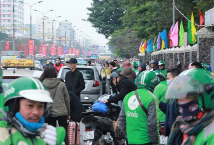 Toàn cảnh giao thông Hà Nội sau kỳ nghỉ Tết Nguyên đán