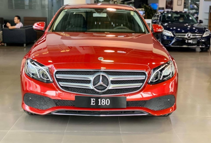 Chi tiết Mercedes-Benz E180 tại đại lý, giá 2,05 tỷ đồng