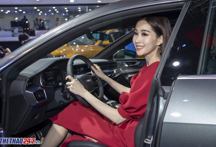 Dàn sao Việt đổ bộ trên thảm đỏ Vietnam Motor Show 2018