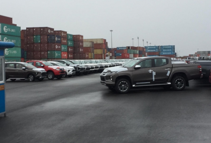 Dàn xe Mitsubishi Triton về Việt Nam, sẵn sàng ra mắt khách hàng Việt