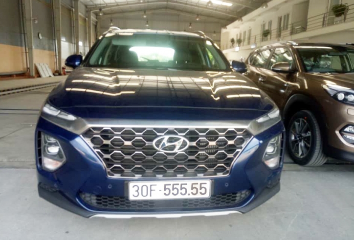 Hyundai Santa Fe 2019 biển ngũ quý 5 được định giá 3 tỷ đồng