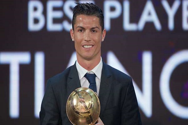 Ronaldo ẵm giải Cầu thủ hay nhất Bóng đá toàn cầu