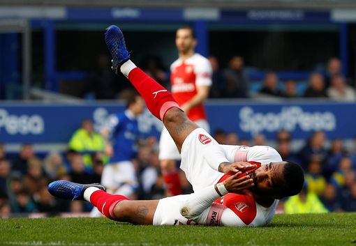 Bảng xếp hạng Ngoại hạng Anh vòng 33: Arsenal lỡ top 3