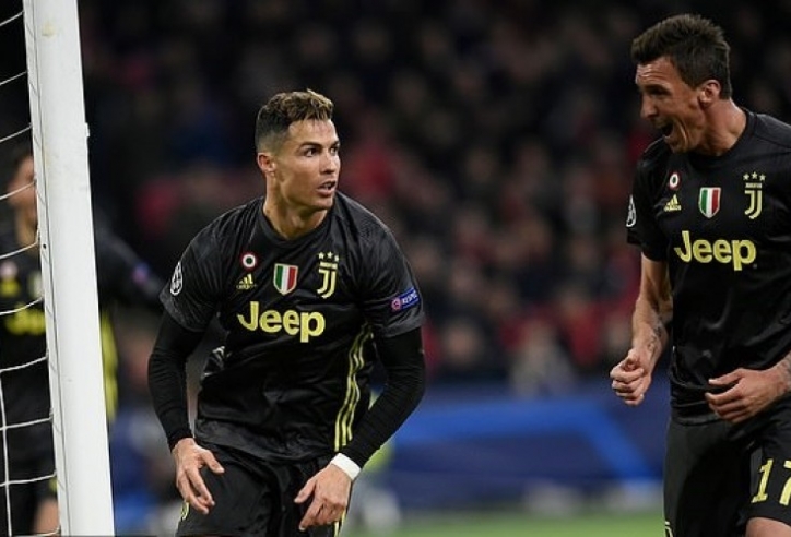Ronaldo tỏa sáng, Juventus chiếm lợi thế trước trận lượt về