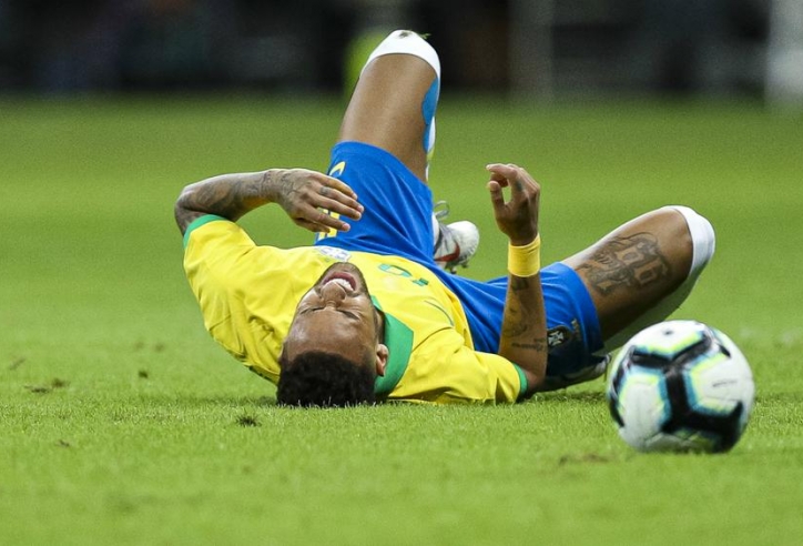 Cận cảnh chấn thương nặng khiến Neymar lỡ Copa America 2019