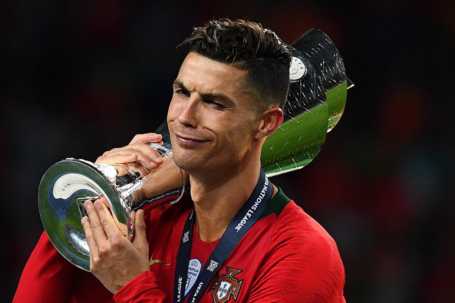 VIDEO: Ronaldo ăn mừng vô địch Nations League đầy cảm xúc