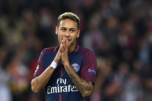 NÓNG! UEFA chính thức phạt nặng Neymar vì 'tội vạ miệng'