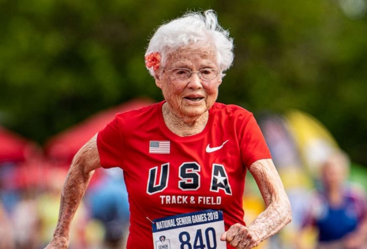 Cụ bà 103 tuổi gây 'sốt' trên đường đua nước Mỹ