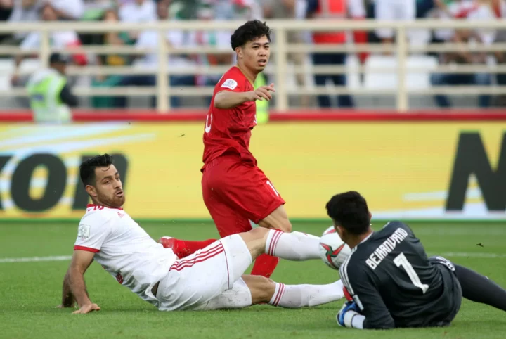 Thủ môn hạ Việt Nam chuẩn bị sang Ý đấu Ronaldo