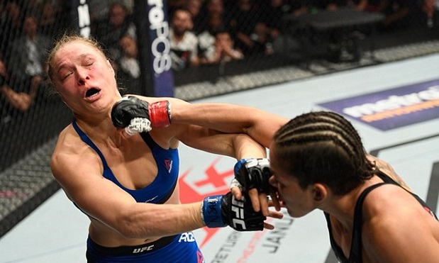 Tin thể thao tối 3/1: Dính đòn, gương mặt 'nữ hoàng' Rousey biến dạng 