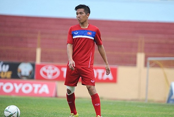 Tiền vệ U20 Việt Nam bị giẫm lên sườn ngày trở lại V.League