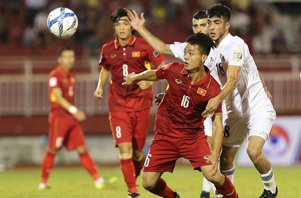 Văn Lâm tỏa sáng, tuyển Việt Nam có điểm trước Jordan
