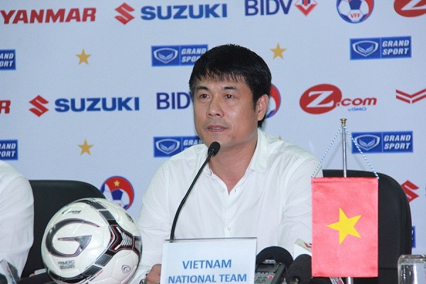 HLV Hữu Thắng và lời cầu xin trước SEA Games 2017
