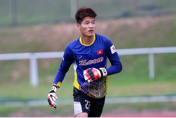 HLV Park Hang Seo gọi Phí Minh Long trở lại U23 Việt Nam