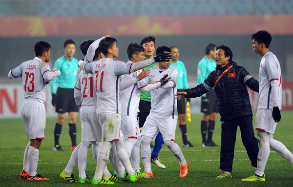CĐV Syria nói gì khi đội nhà mất vé vào tay U23 Việt Nam