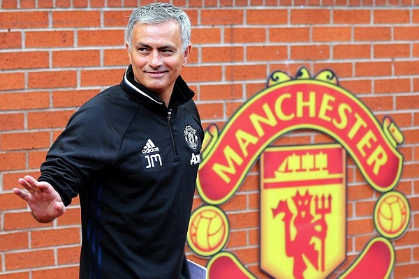 Mourinho tiết lộ phong cách đặc biệt học từ Van Gaal
