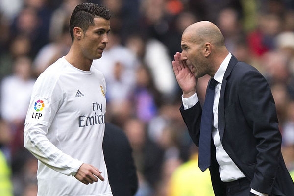 Bóng đá TBN 26/4: HLV Zidane gây bất ngờ với Ronaldo