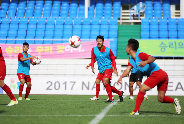 U20 Việt Nam chơi bóng ném trước thềm World Cup