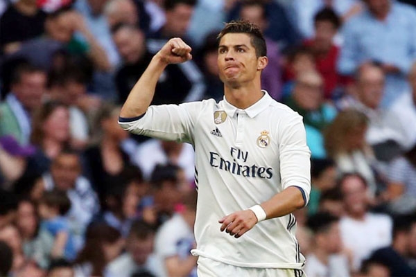 Nóng: Cris Ronaldo chính thức bị kiện