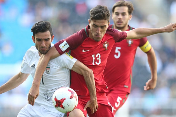 Thắng kịch tính Iran, U20 Bồ Đào Nha giành vé đi tiếp