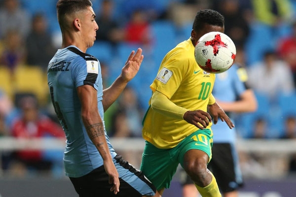 Uruguay tiễn Nam Phi về nước với trận hòa không bàn thắng