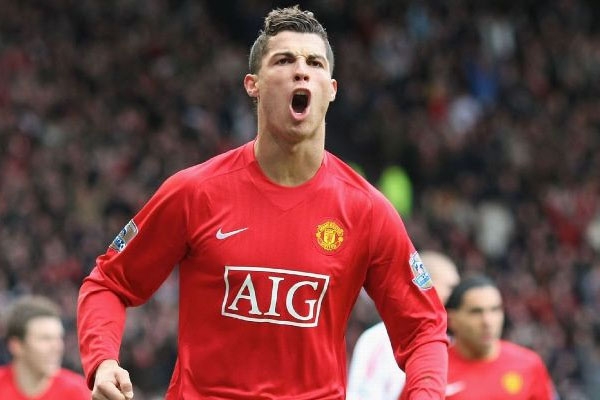 Ronaldo bất ngờ tiết lộ thời điểm trở lại Man Utd