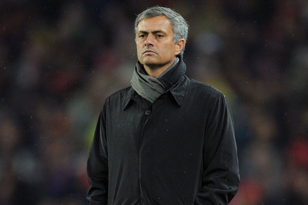 Man Utd quyết đưa trung vệ ‘khủng’ của Real về cho Mourinho