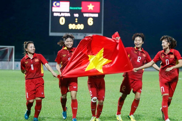 ĐT nữ Việt Nam chính thức nhận thưởng SEA Games 29