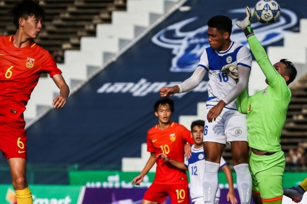 Hủy diệt Philippines, U19 Trung Quốc dẫn đầu bảng G