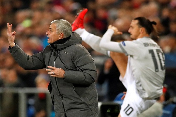 MU thua phút cuối, HLV Mourinho nói điều bất ngờ