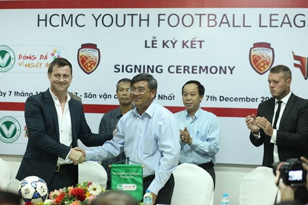 FOX đưa chuyên gia từ Mỹ sang hỗ trợ bóng đá Việt Nam